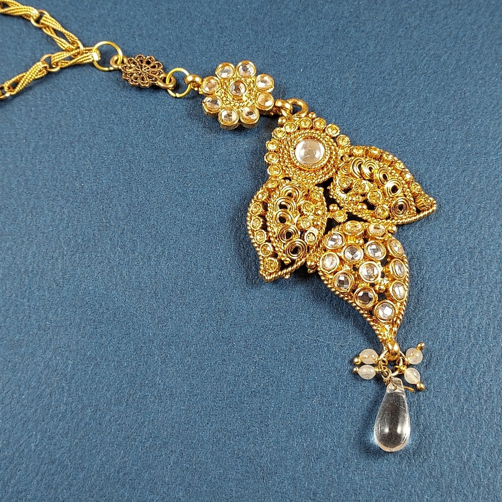 Vintage | Repurposed Ornate gold tone pendant
